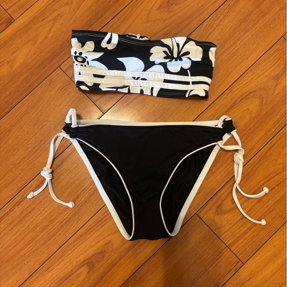 No Boundaries Jr S Bikini Set Black Heart Bottom & Floral Bandeau Top